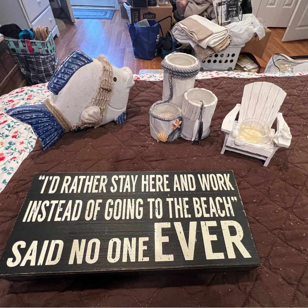 Lot of beach decor. In excellent condition, from a non smoking home.